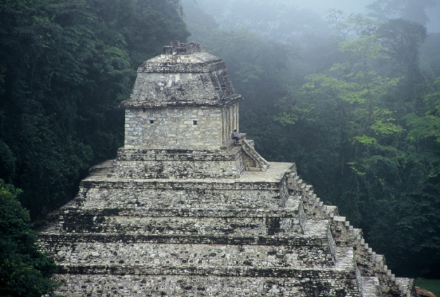 Palenque - Niebla en el templo de las inscripciones