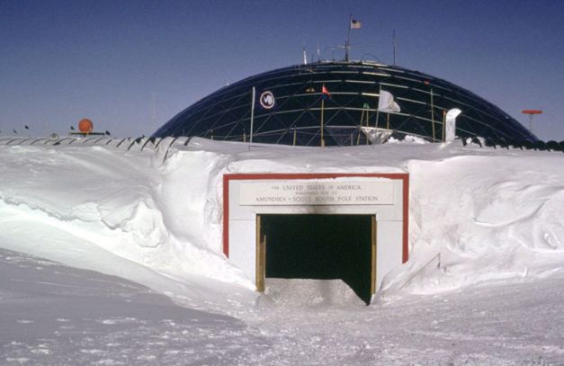 800px-Amundsen-Scott_South_Pole_Station